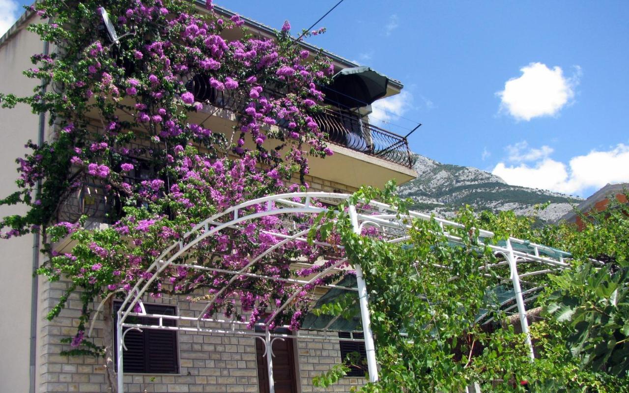 Apartment Iva With Sea View Makarska Kültér fotó