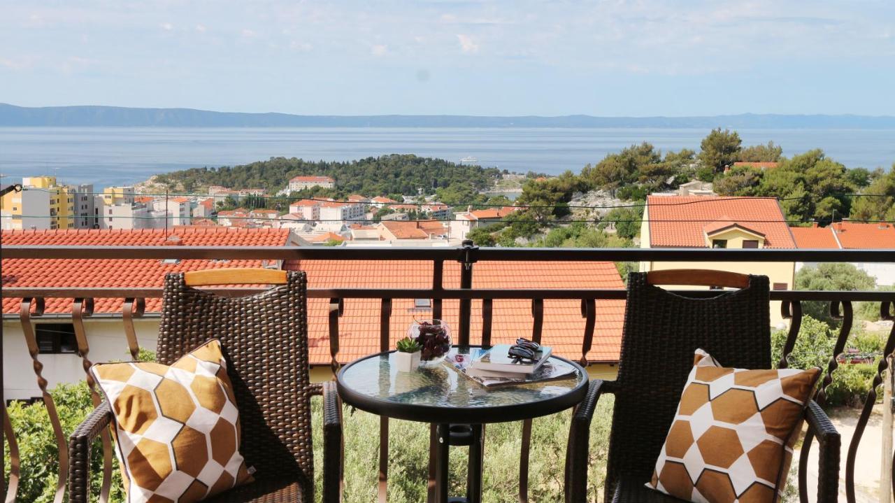 Apartment Iva With Sea View Makarska Kültér fotó