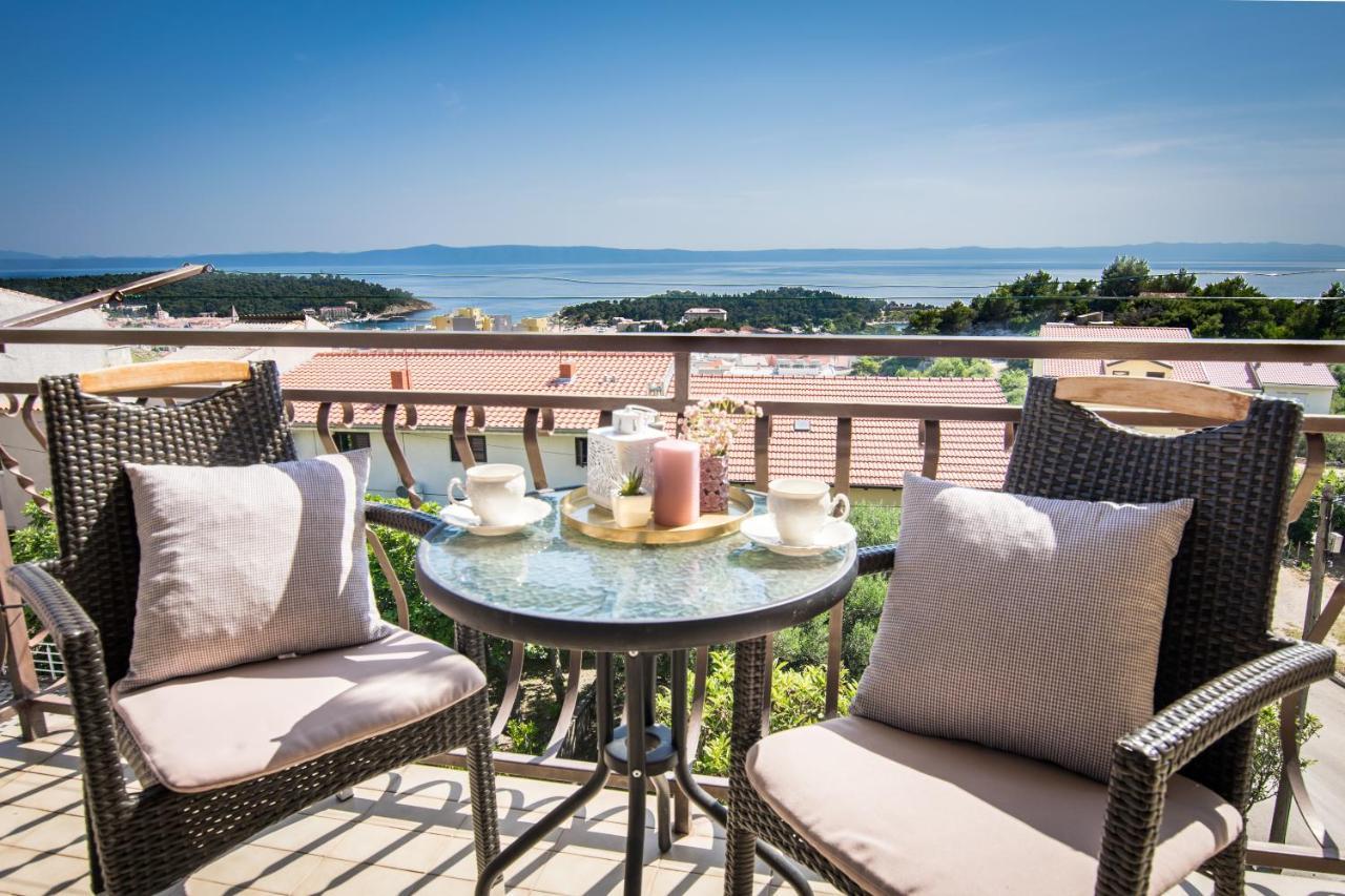 Apartment Iva With Sea View Makarska Kültér fotó